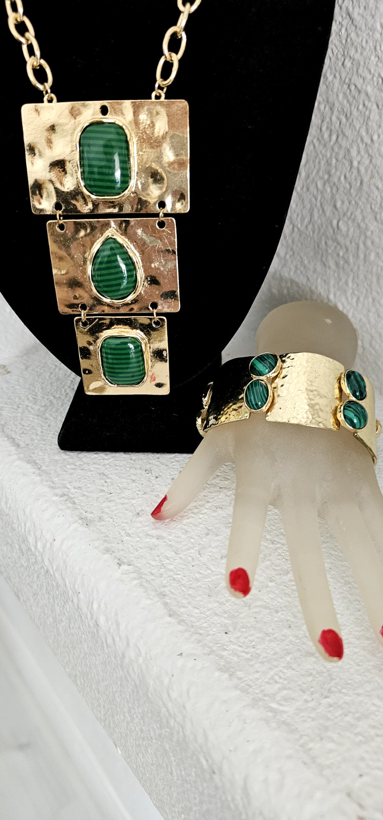 FASHION Jewelry necklace & bracelet gold tone metal green stones Unique Statemen
