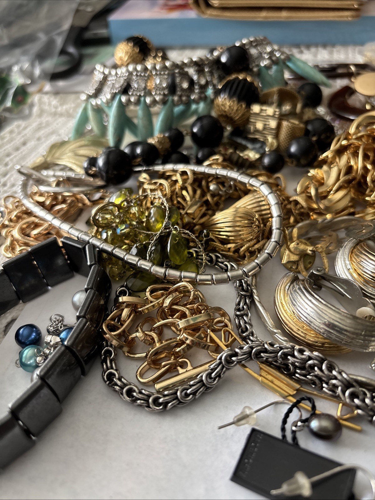 Lot Of Vintage Jewelry 50 ++ Pieces. Reseller Lot Some Signed. Not Tested.