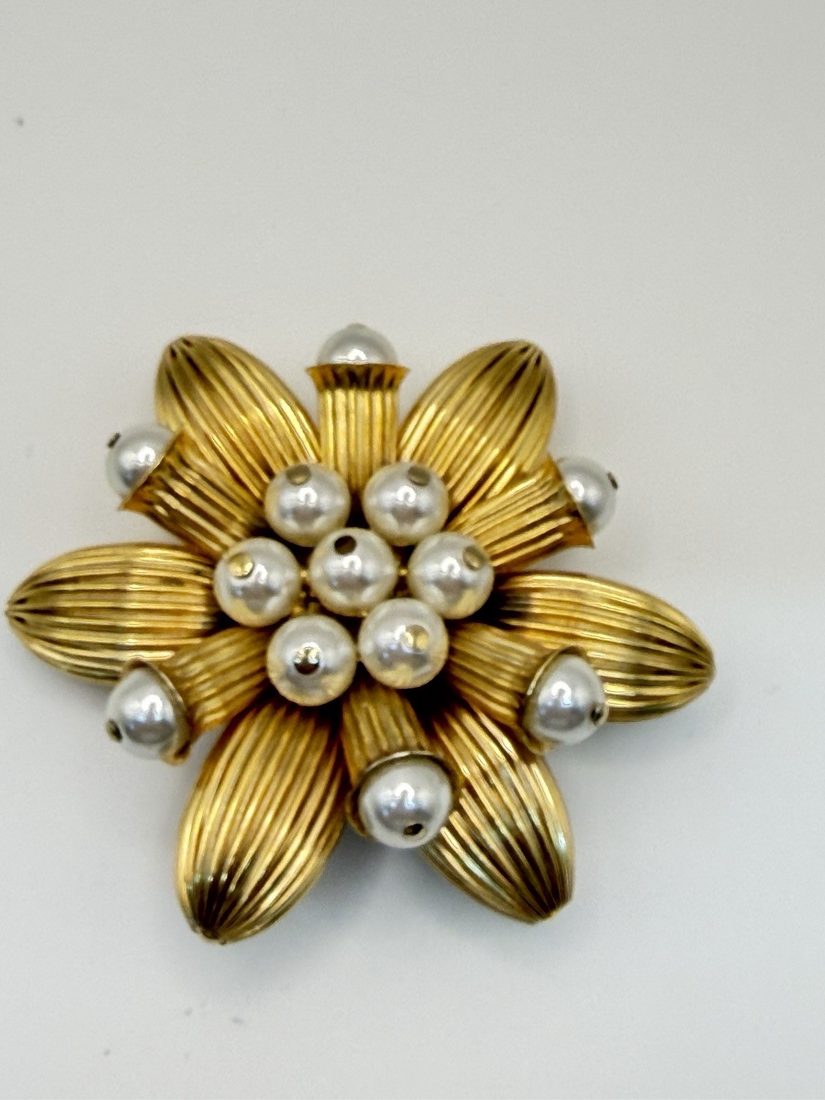Lg Vintage Gold Tone Faux Pearl Floral Brooch & Matching Earrings Corsage Style