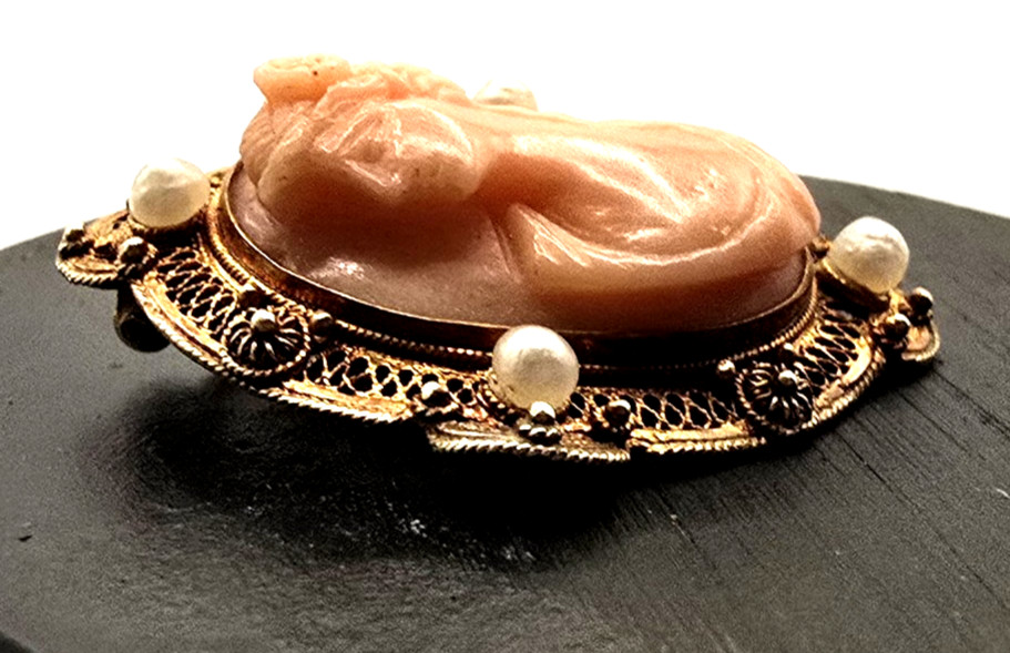 18K Gold Granulated Filigree Frame With High Relief Etruscan Revival Cameo