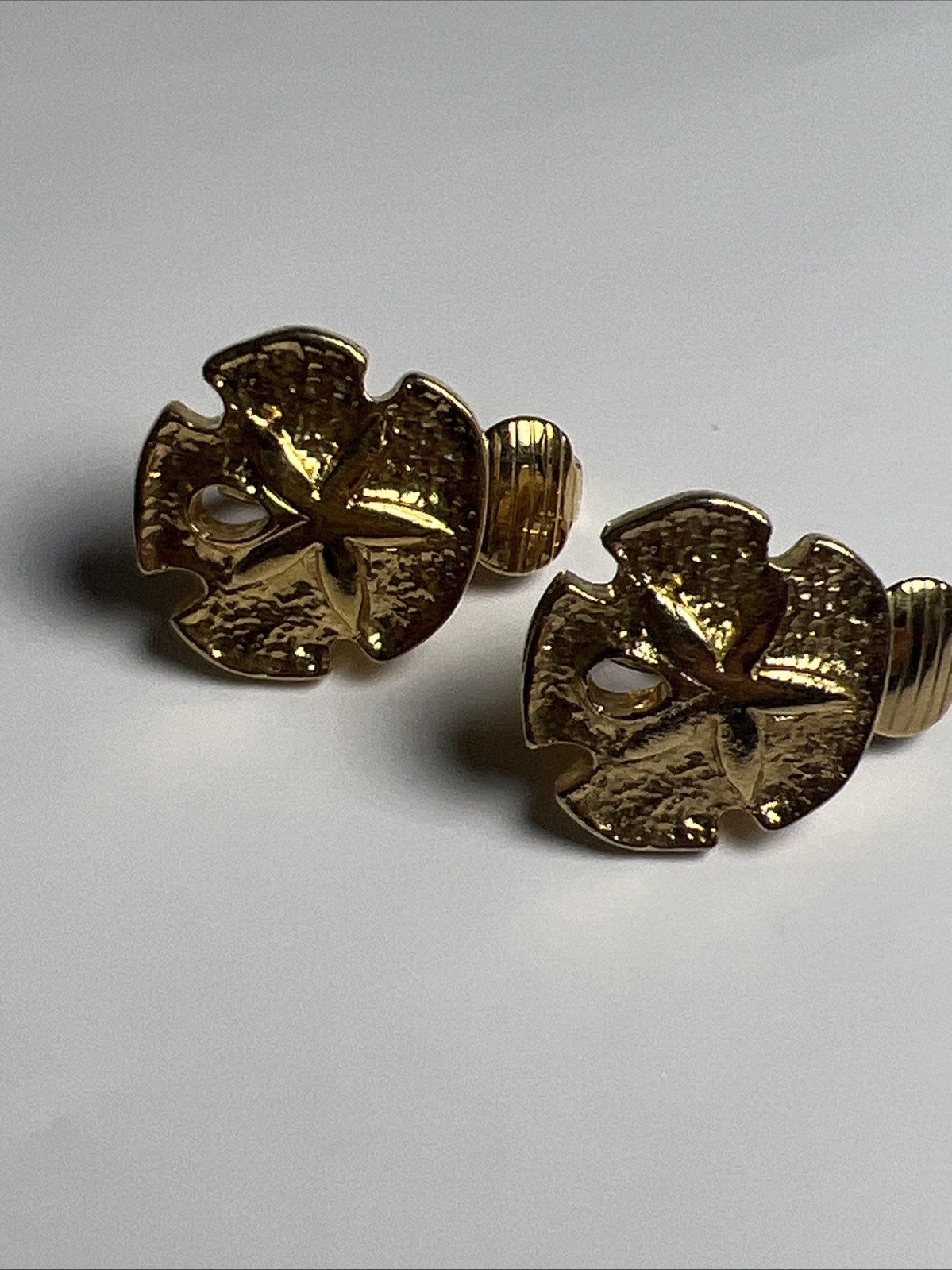 Beach Sand Dollar Gold Tone Clip On Earrings Vintage Textured Shells Ocean EUC