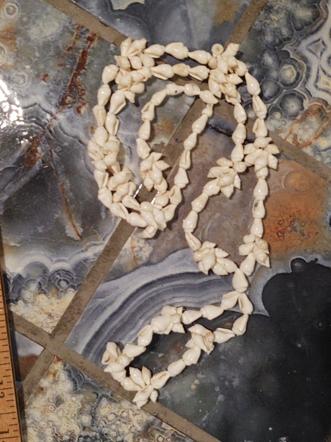 Vintage 1960’s-70’s Sun Bleached White Conch Shell Tassel 36″ Necklace