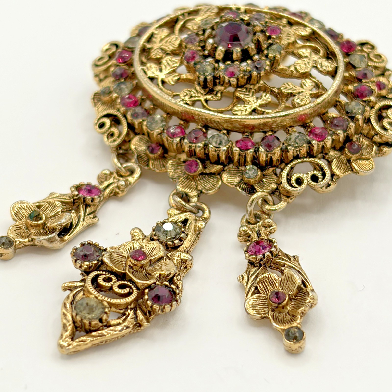 Vintage Kramer of New York Gold Tone Purple Rhinestone Dangle Brooch READ