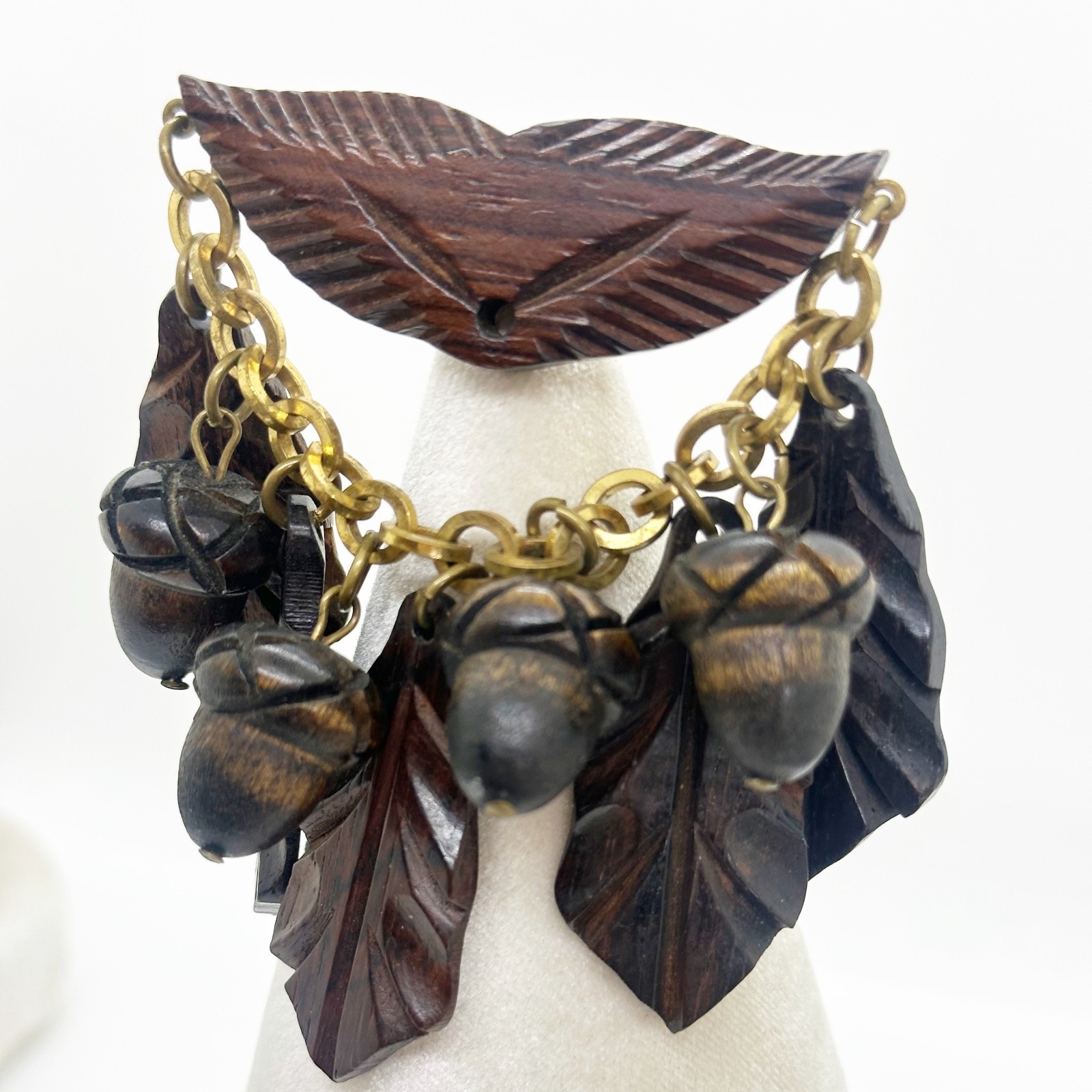 Vintage Hand Carved Wood Oak Leaf Acorn Dangle Brooch Nature Woodland WWII Era