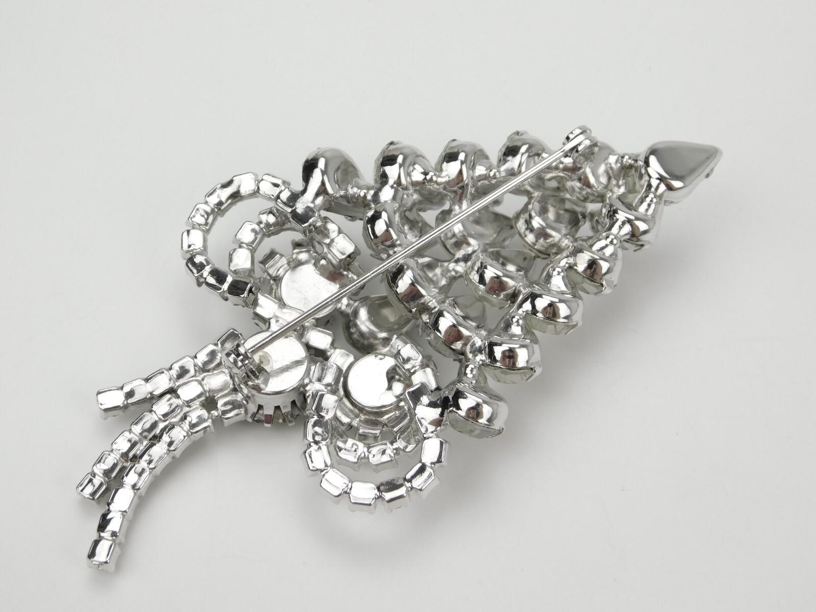 HIGH END Clear Glass Rhinestone 3D Effect Statement Brooch 4″ Unsigned Designer