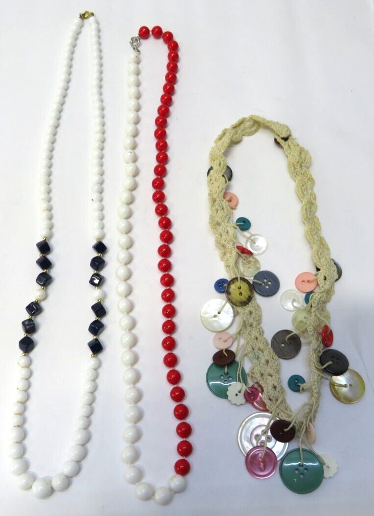 Vintage LOT of 12 Necklaces Assorted Sizes & Colors Gold red white pearl