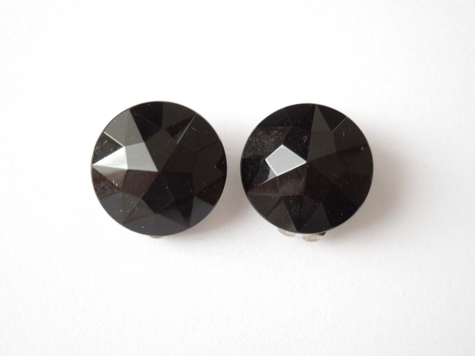 Vintage Earrings Clip-On Pressed Glass Faceted Round Black 7.2 G/Ø 1.8 Cm