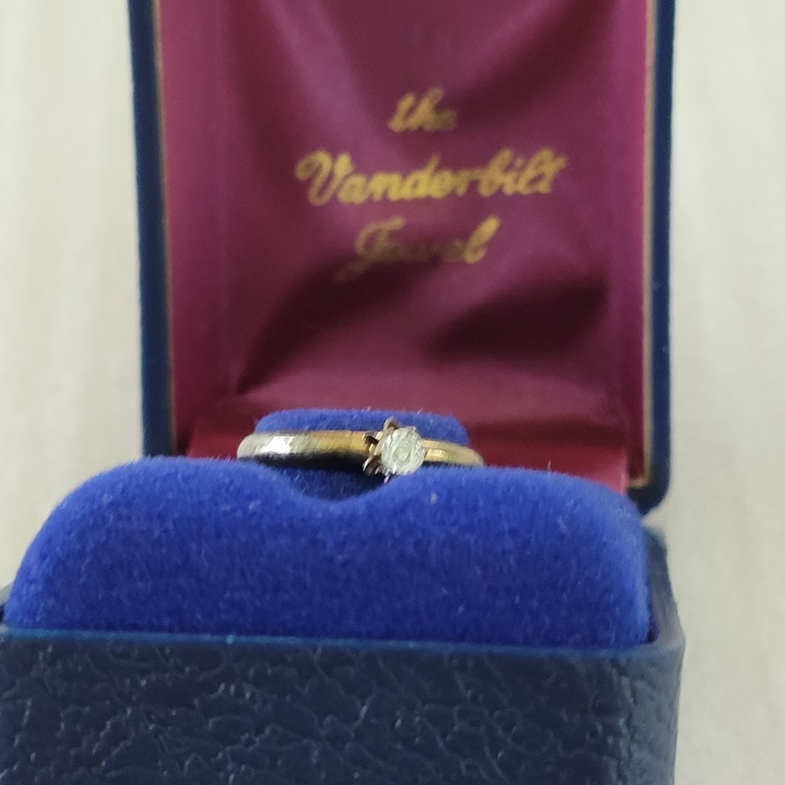 Vintage The Vanderbilt Jewel Rhinestone Ring With Box Costume Jewelry 5.5