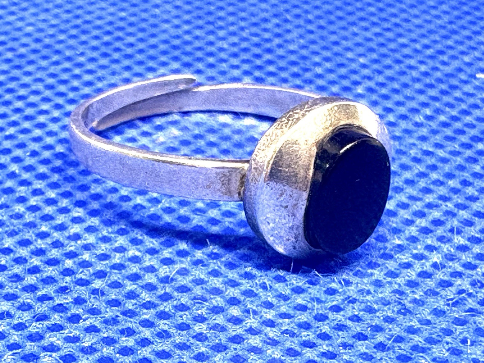 A33 Adjustable 925 Sterling Silver Ring Size 8 est 1950s Black Onyx 3.1g Vintage