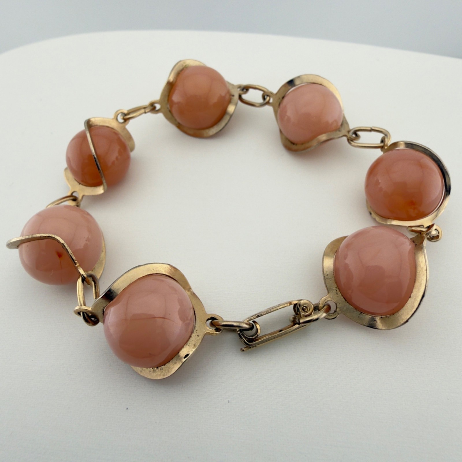 Vintage Stone Bracelet Caged Wire Wrapped Gold Tone 6.25″