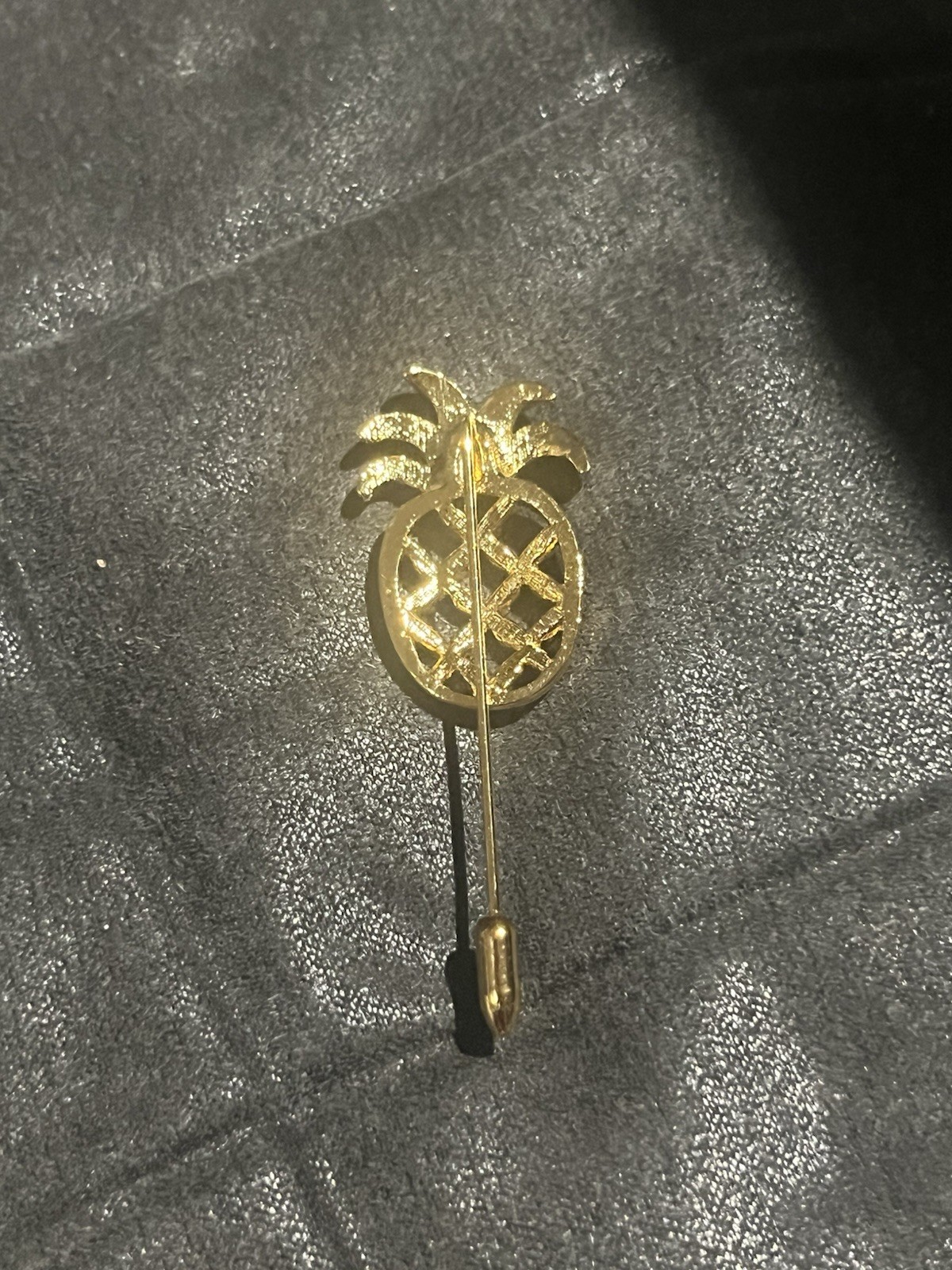 Vintage Pineapple Stick Pin, Gold Tone Fruit Brooch, Retro Unisex Estate