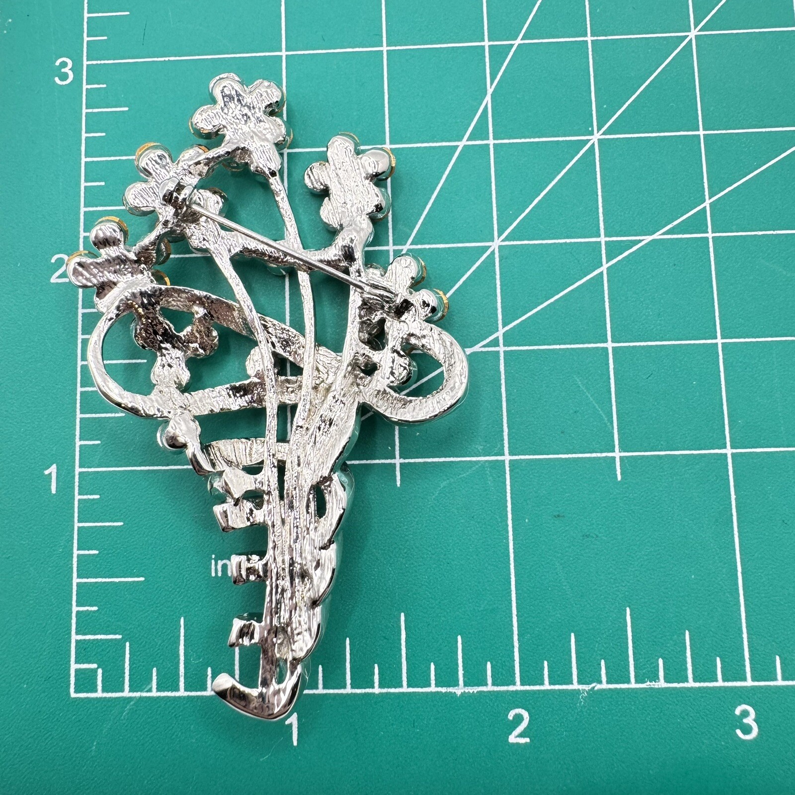 VTG Brooch Multicolor Rhinestones Flower Bouquet Silvertone Pin Unbranded