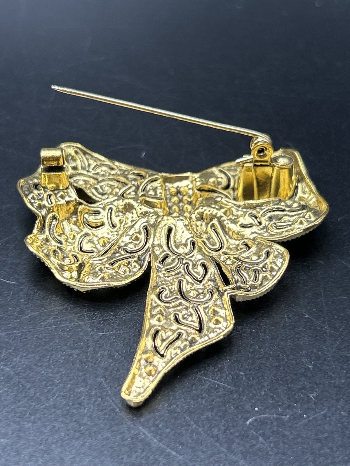 Modern Costume Jewelry Gold Tone Multicolor Bow Pin Brooch 2 1/2” Tall
