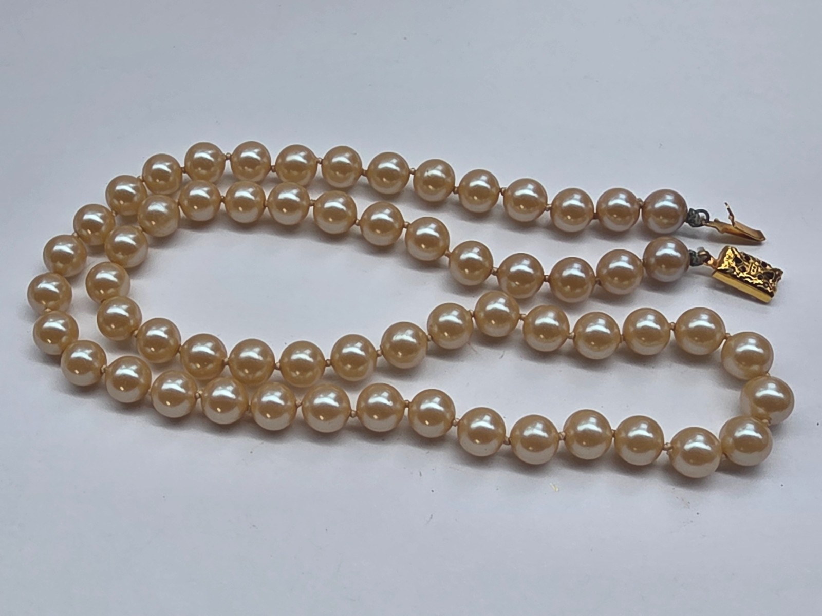 Off White Hand Knotted Glass Faux Pearl Beaded 21 inches Necklace Vintage