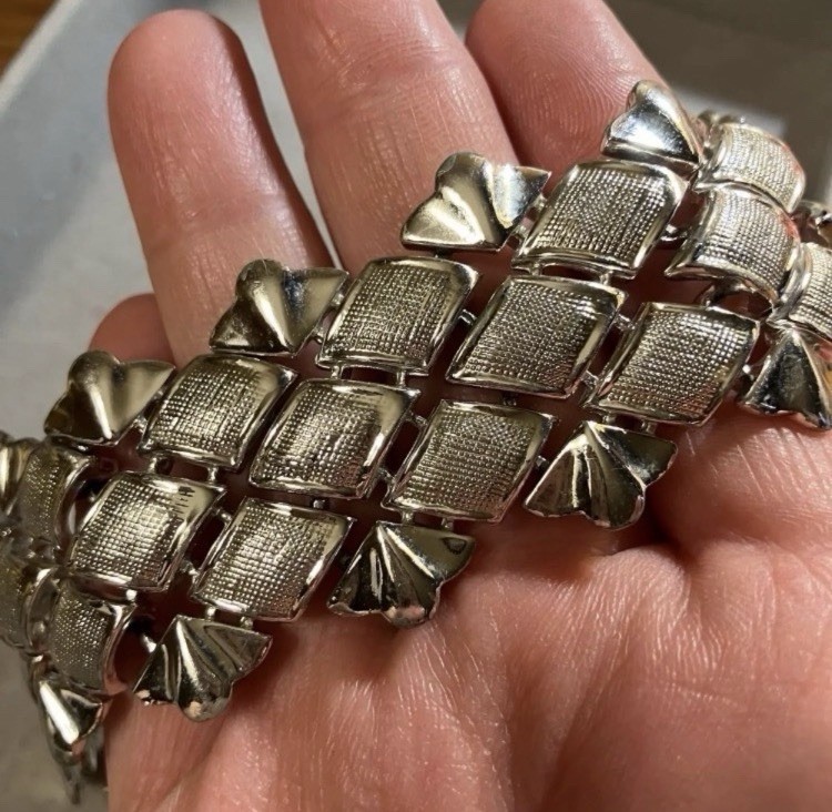 Vintage Coro Pegasus Chunky Silver Tone Bracelet with Fan Accents Chunky 6.75”
