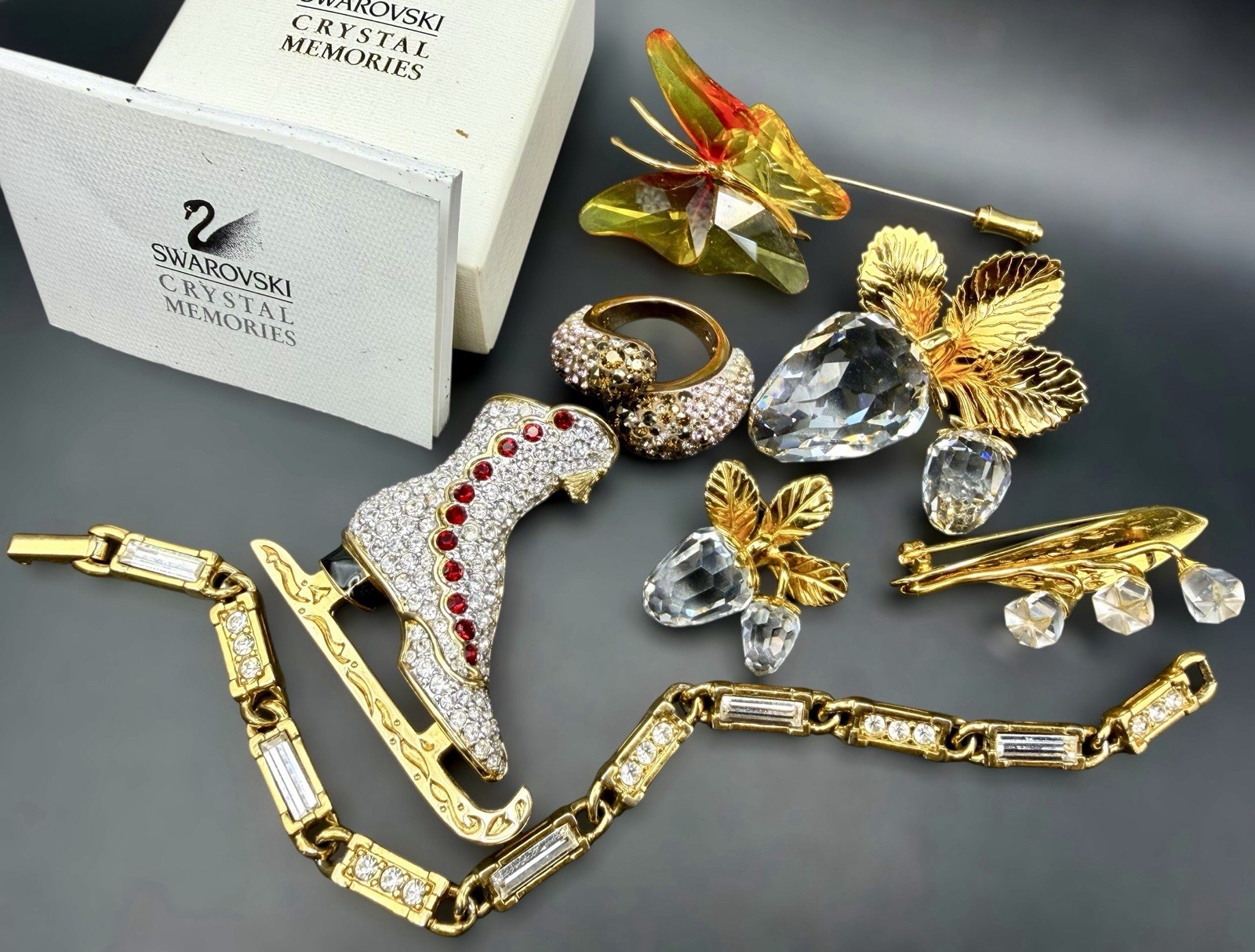 7 Piece Vtg SWAROVSKI Crystal Jewelry Lot Brooches Bracelet Stick Pin & Ring