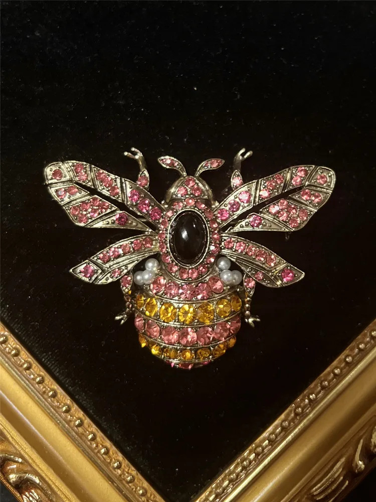 Vintage Luxury Crystal Shining Brooch Pin For Women Men Retro Antique Badge