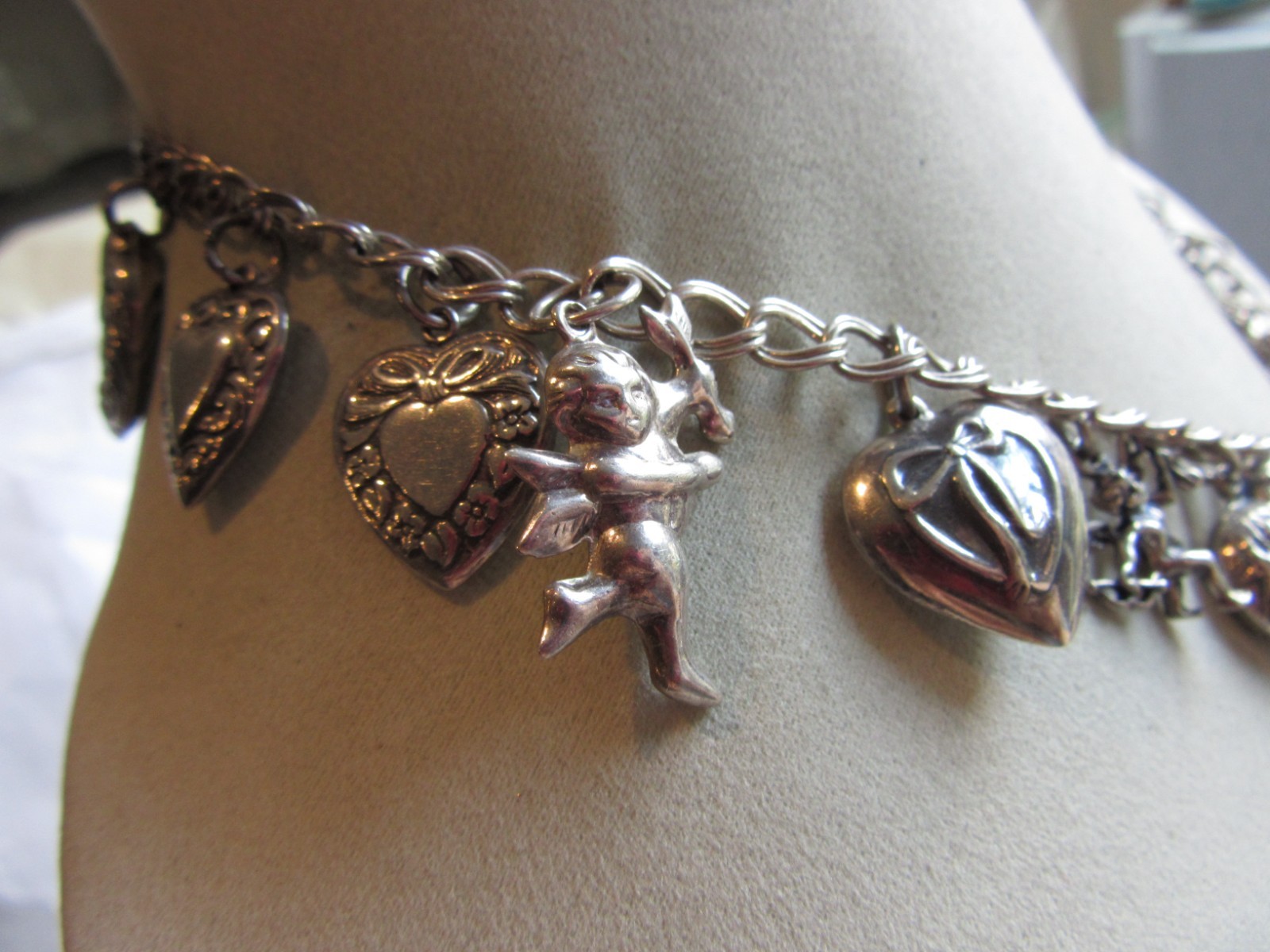 Vintage double link chain necklace with 22 heart, love themed charms 61.8 grams