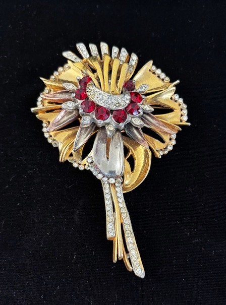 1940s Signed REINAD Gold Plated RED CLEAR CRYSTAL LG Layered FLOWER Pin Brooch