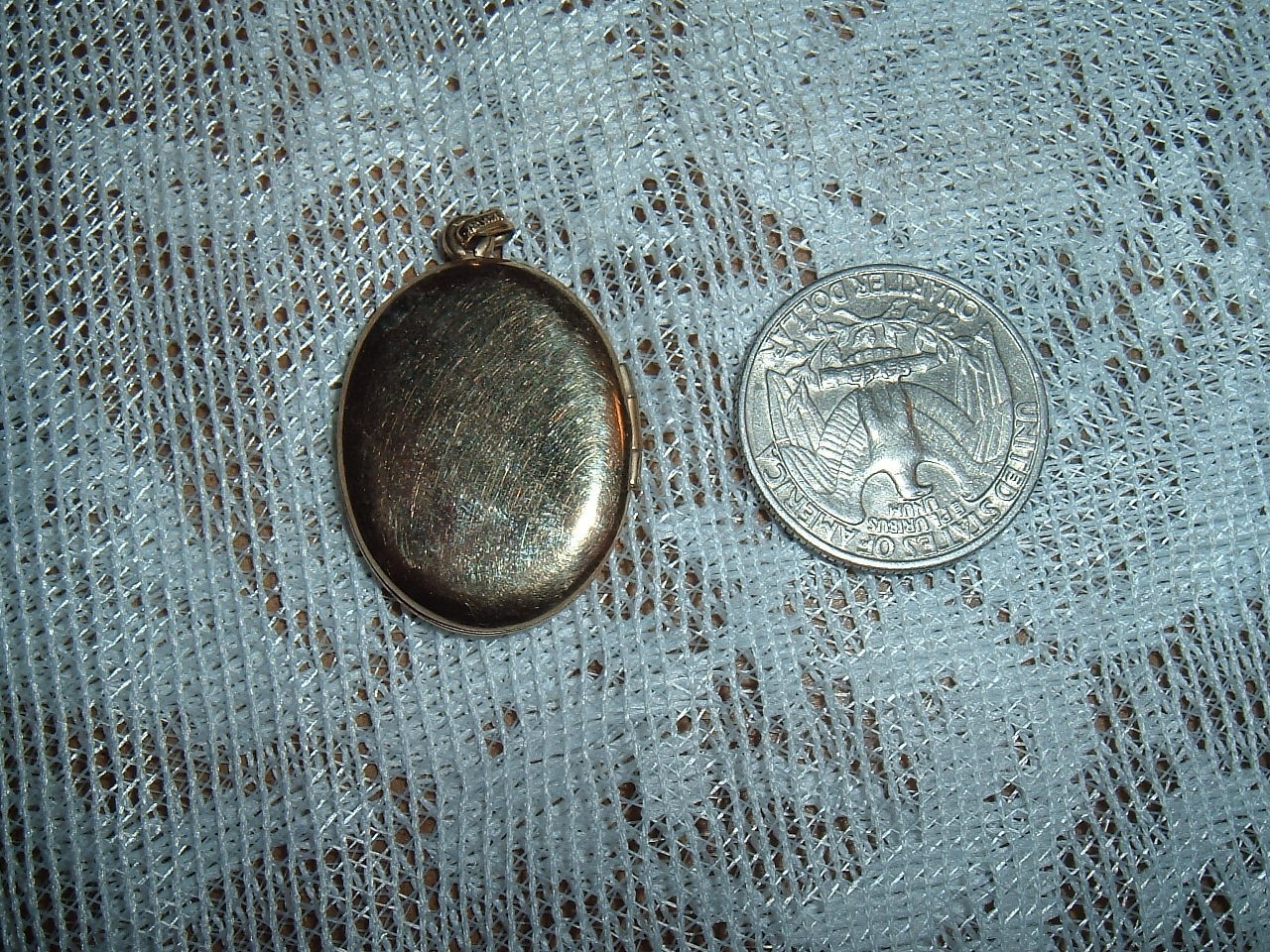 VINTAGE ETON 12K GOLD FILLED ETCHED FLOWER Charm LOCKET Pendant Necklace Jewelry