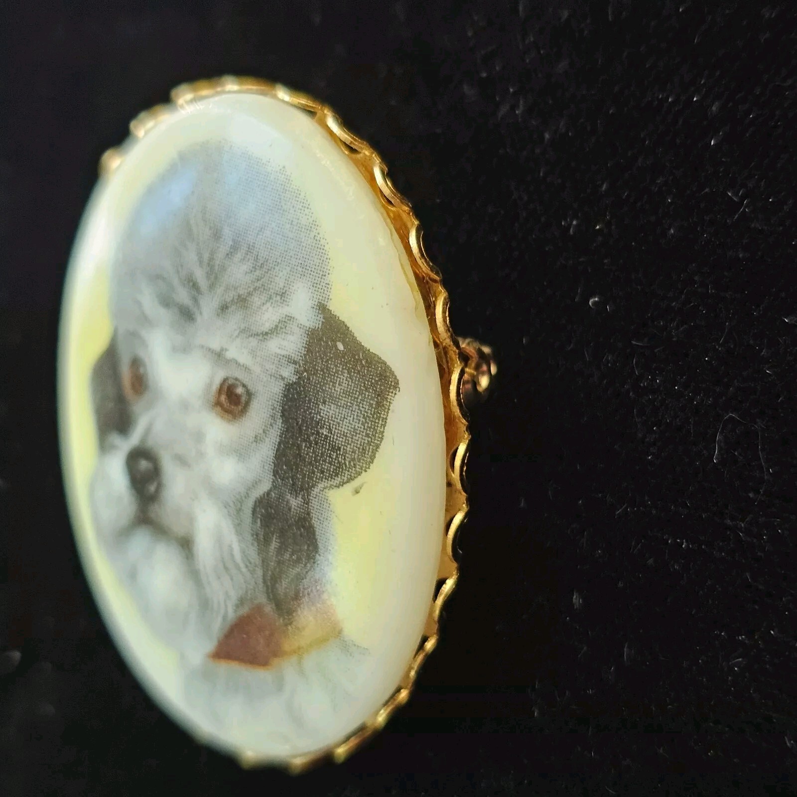 Vtg Porcelain Cameo Brooch Schnauzer Dog Pin 1.5″ Oval Goldtone Grey Dark Grey
