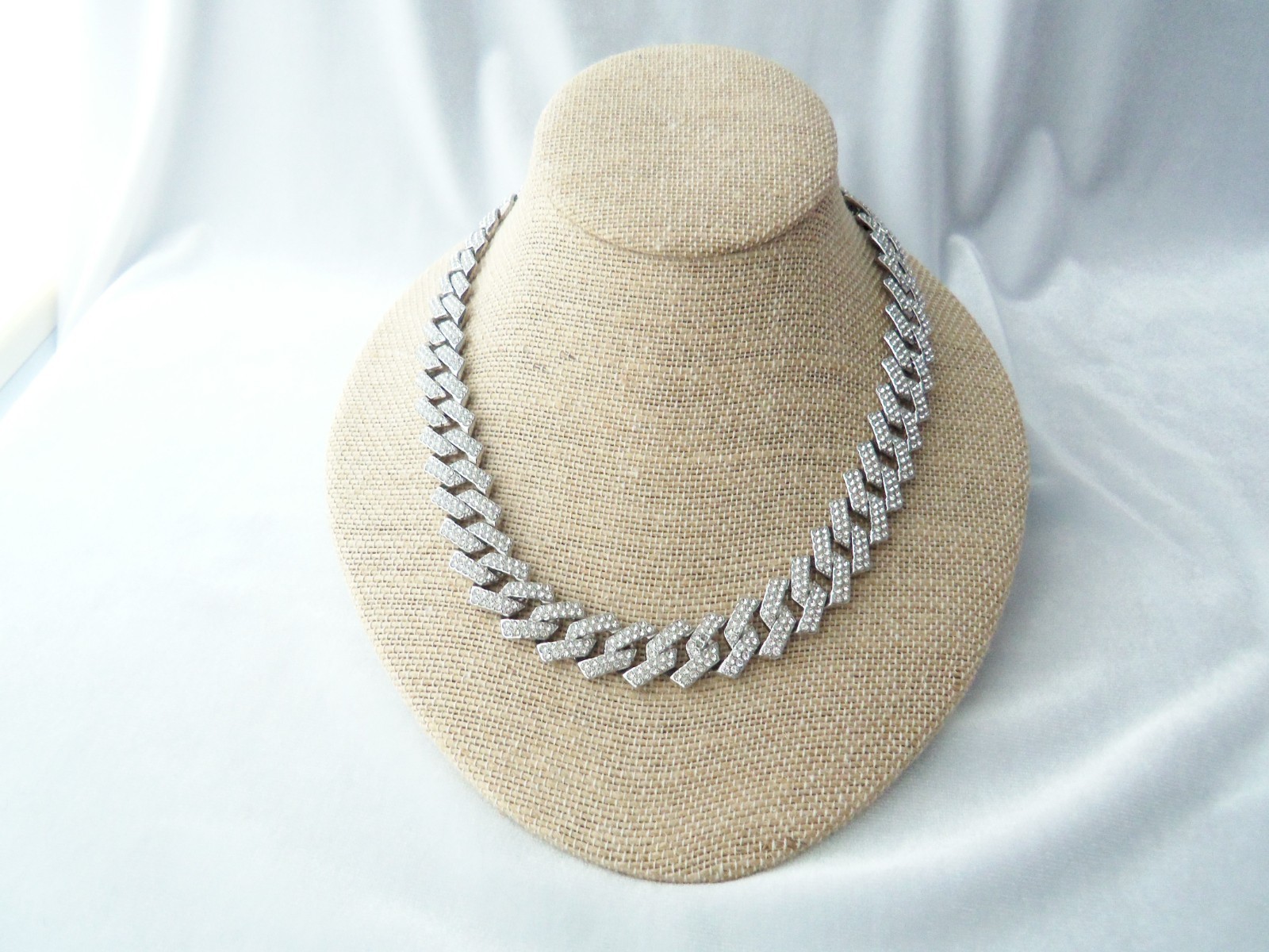 Pave Crystal Rhinestone wide Link Chain Collar Silvertone Necklace