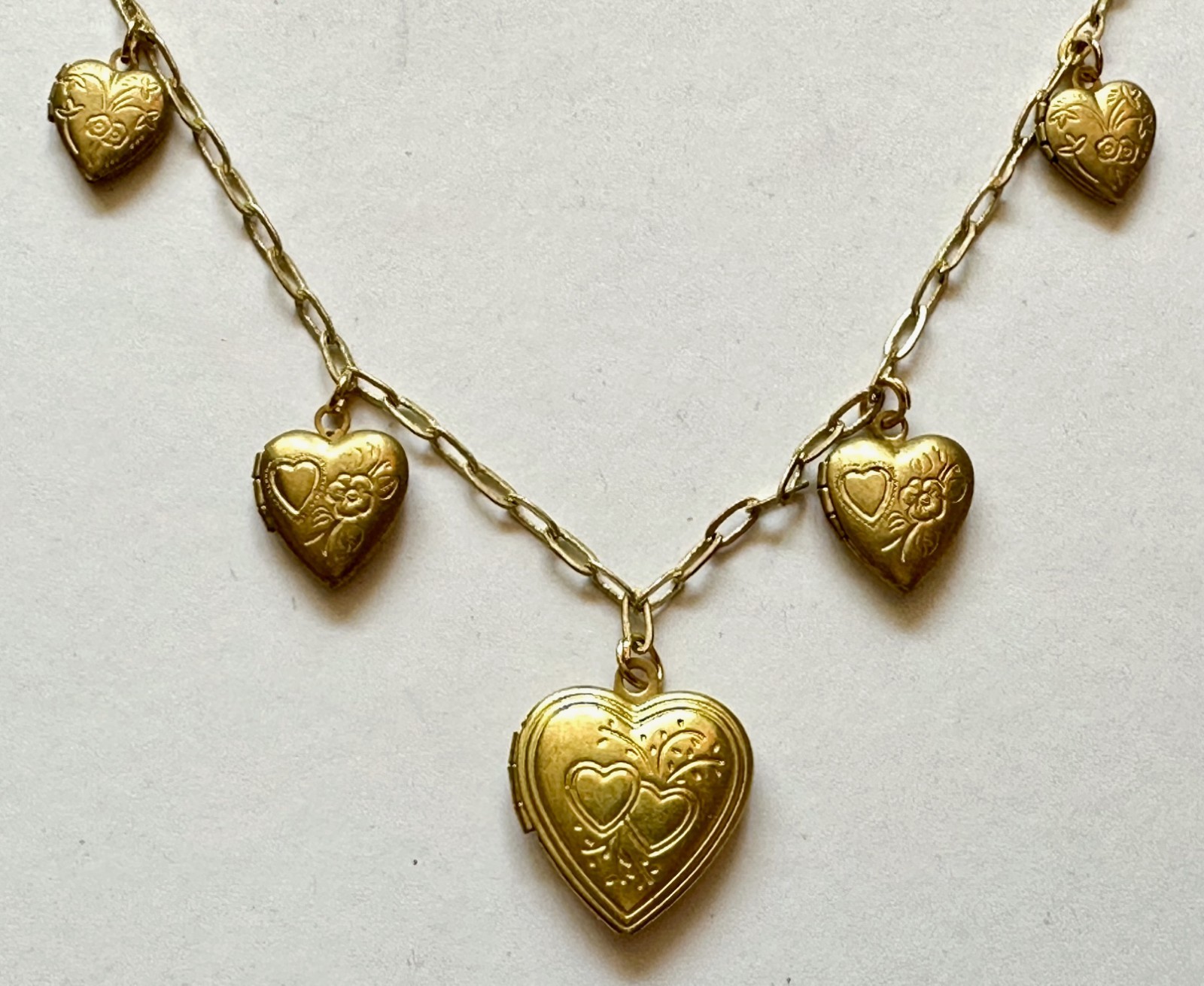 VINTAGE HEART LOCKET 5 MULTI LOCKET NECKLACE BRASS HEARTS FLOWERS 16 TO 18″ VTG