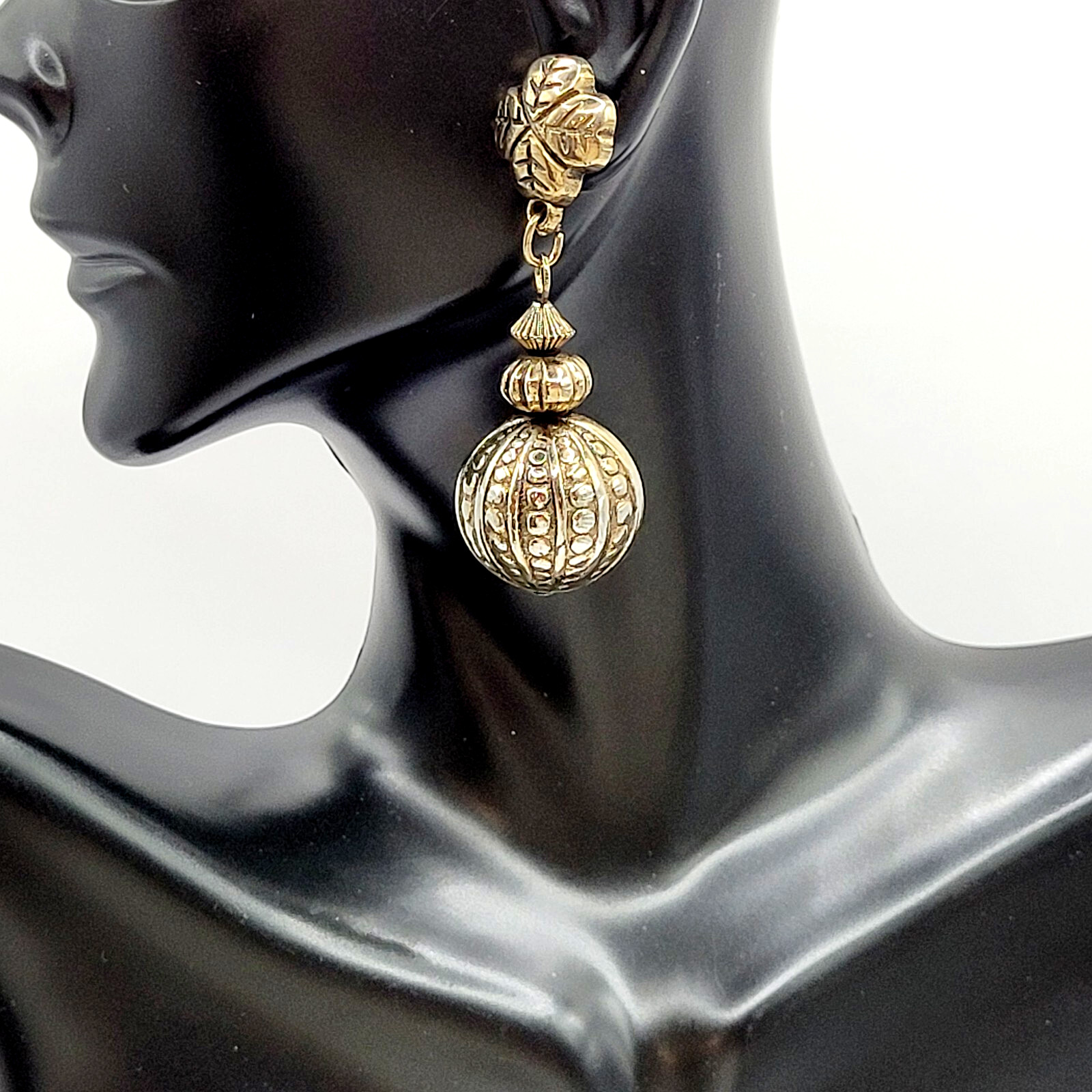 Four Leaf Clover Ornament Ball Drop Dangle Silver Tone Vintage Pierced Earrings