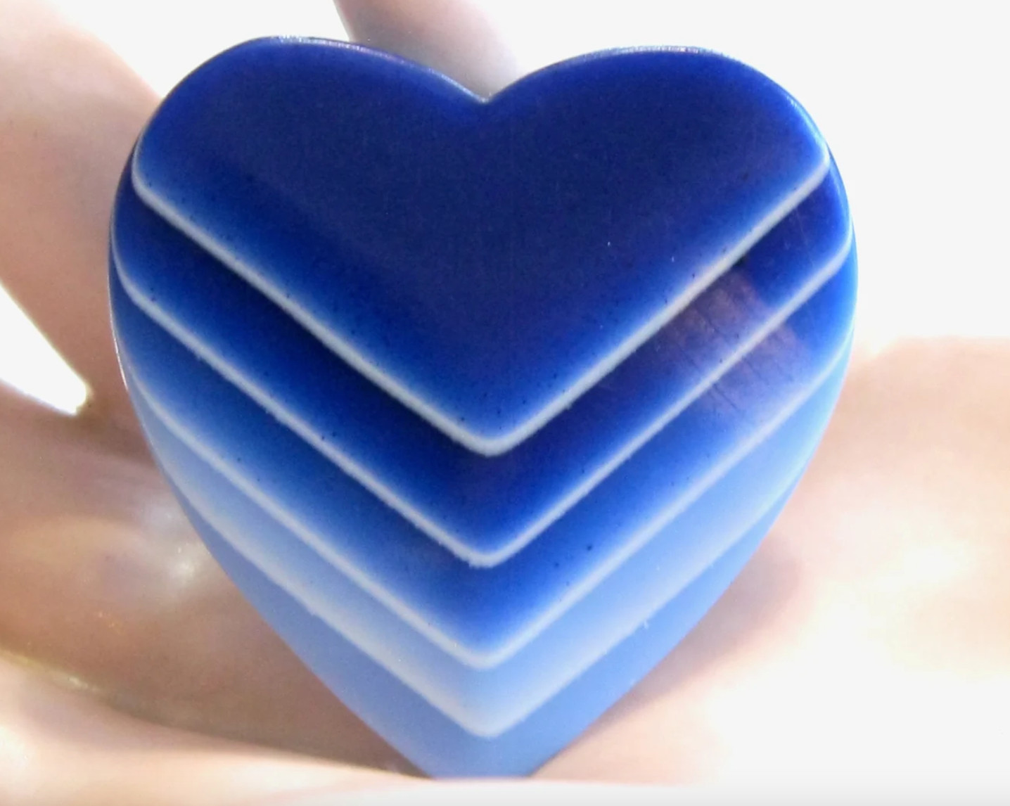 RETRO SHADES OF BLUE VINTAGE LAYERED LAMINATED ACETATE LUCITE HEART PIN BROOCH
