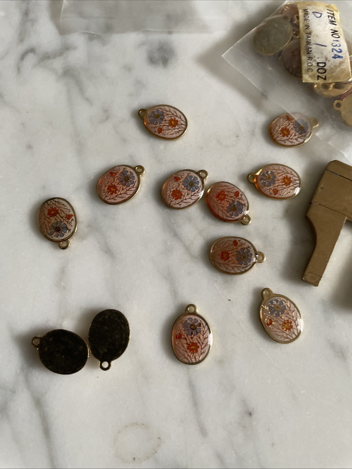 12 VTG Guilloche Enamel 12x10mm Charms