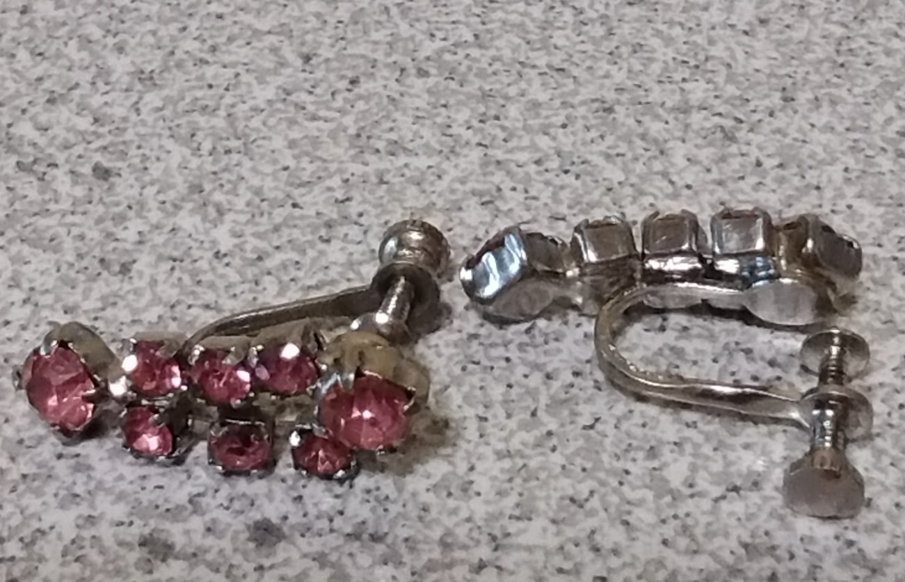 Prong Set Vintage Pink Rhinestones in Silvertone Screwback Earrings. #154