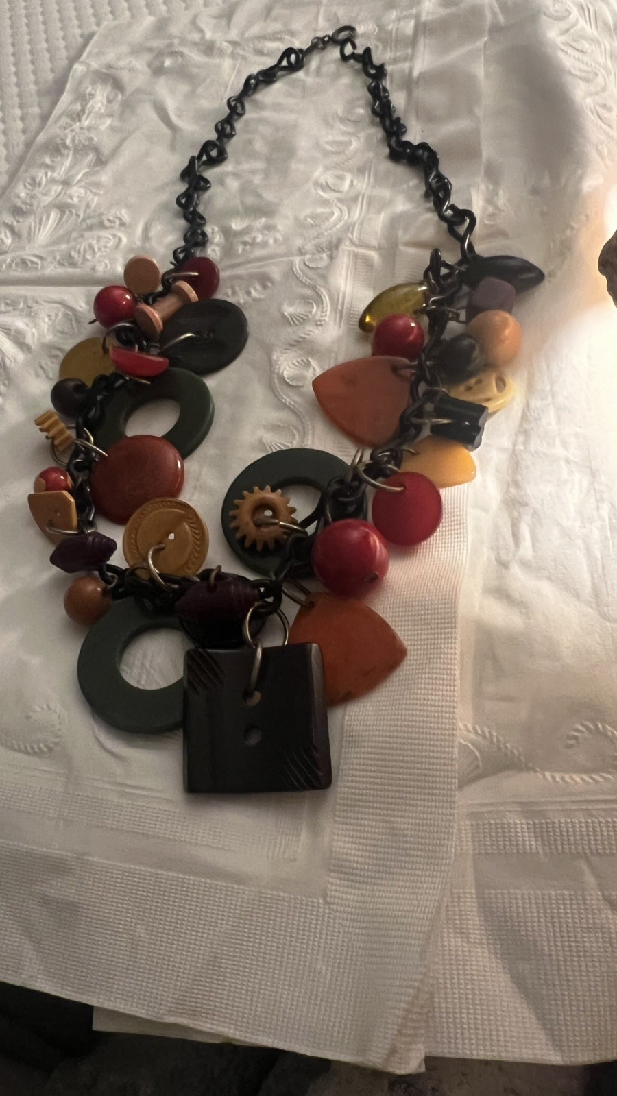 Vintage Unique Bakelite&Lucite Charm Statement Necklace buttons/beads shapecharm