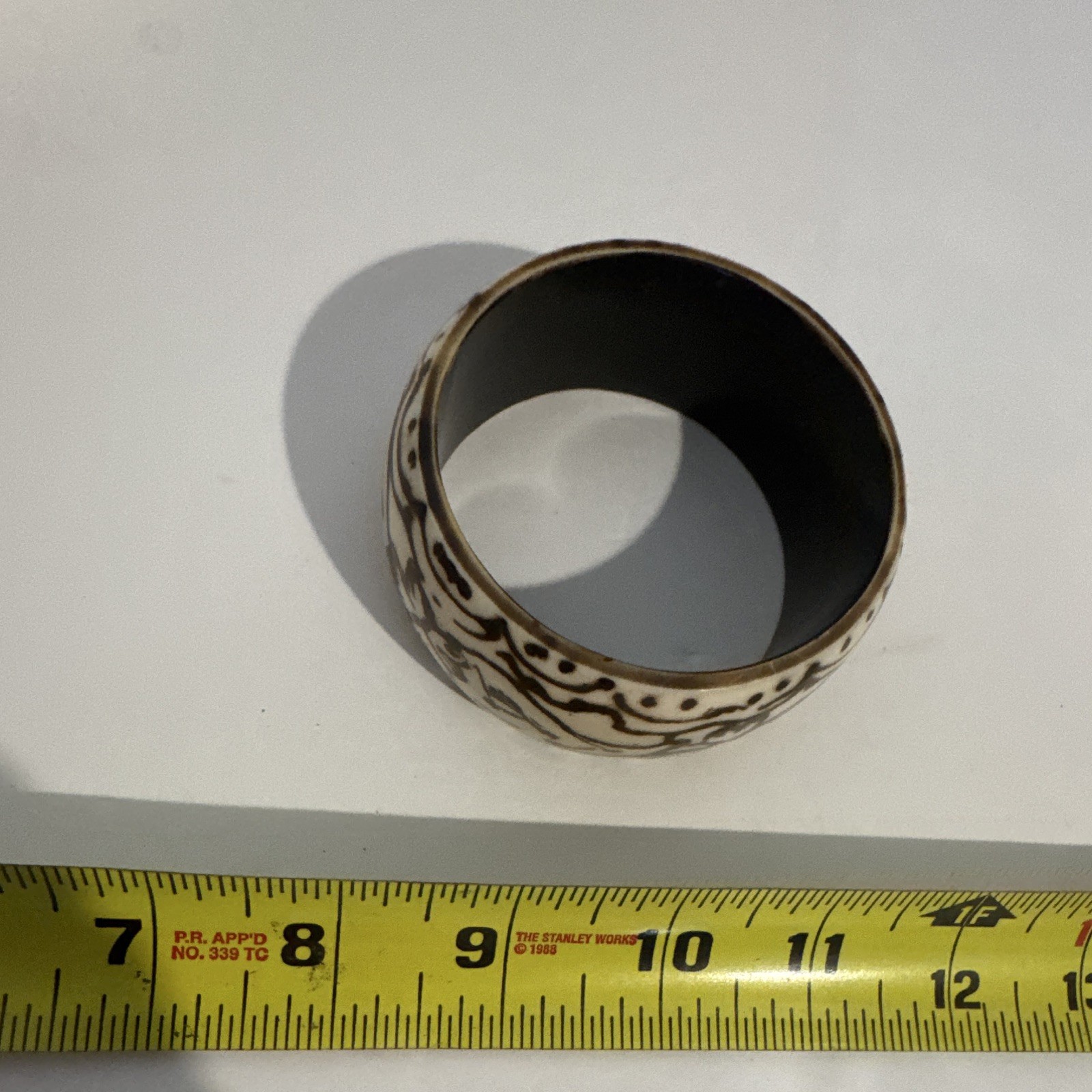 Vintage Wide Ivory & Brown Carved Resin Bangle Bracelet Boho Tribal 1”