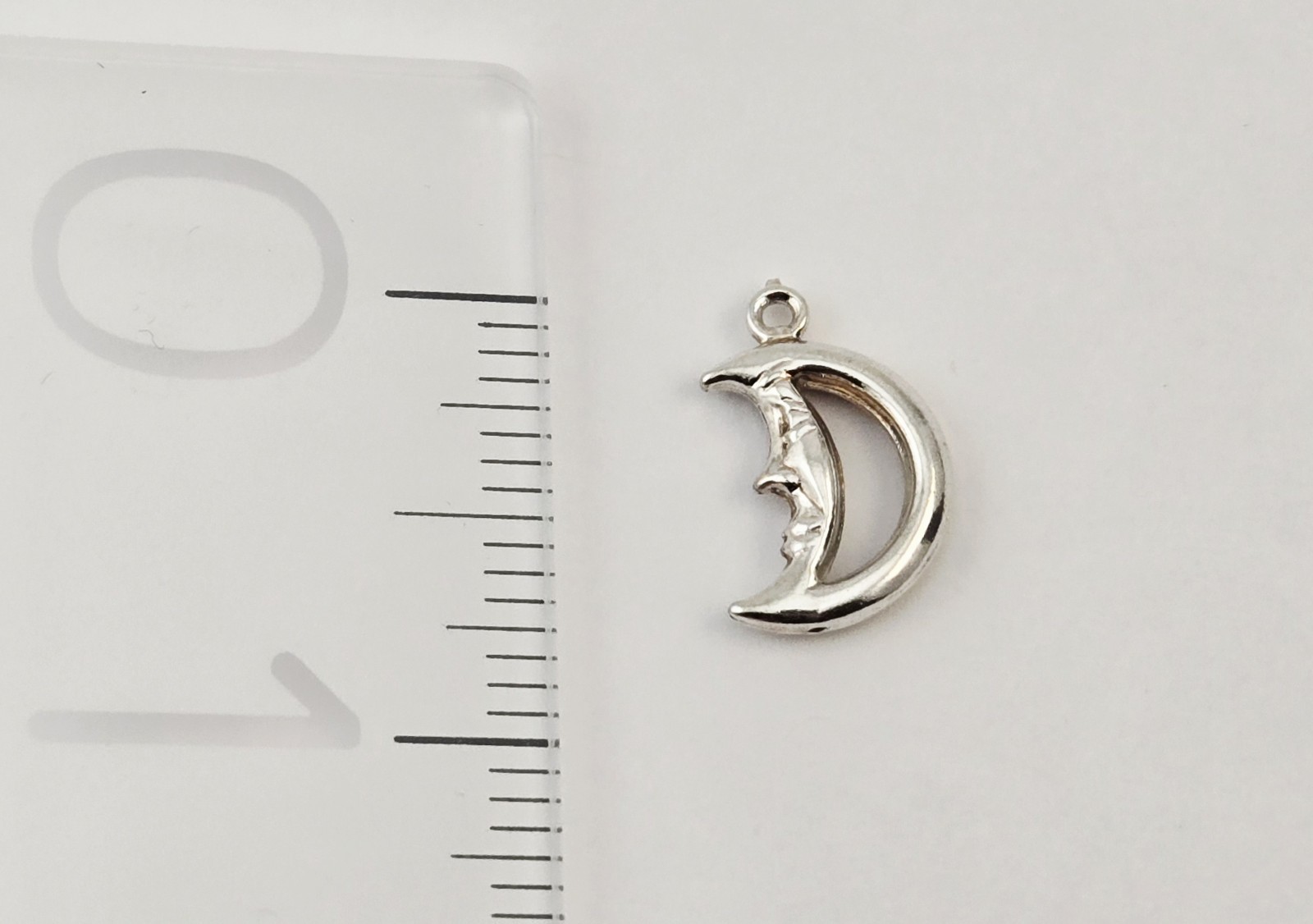 Vintage Sterling Silver Man in the Moon Crescent Hollow Pendant 925 – 1.1g