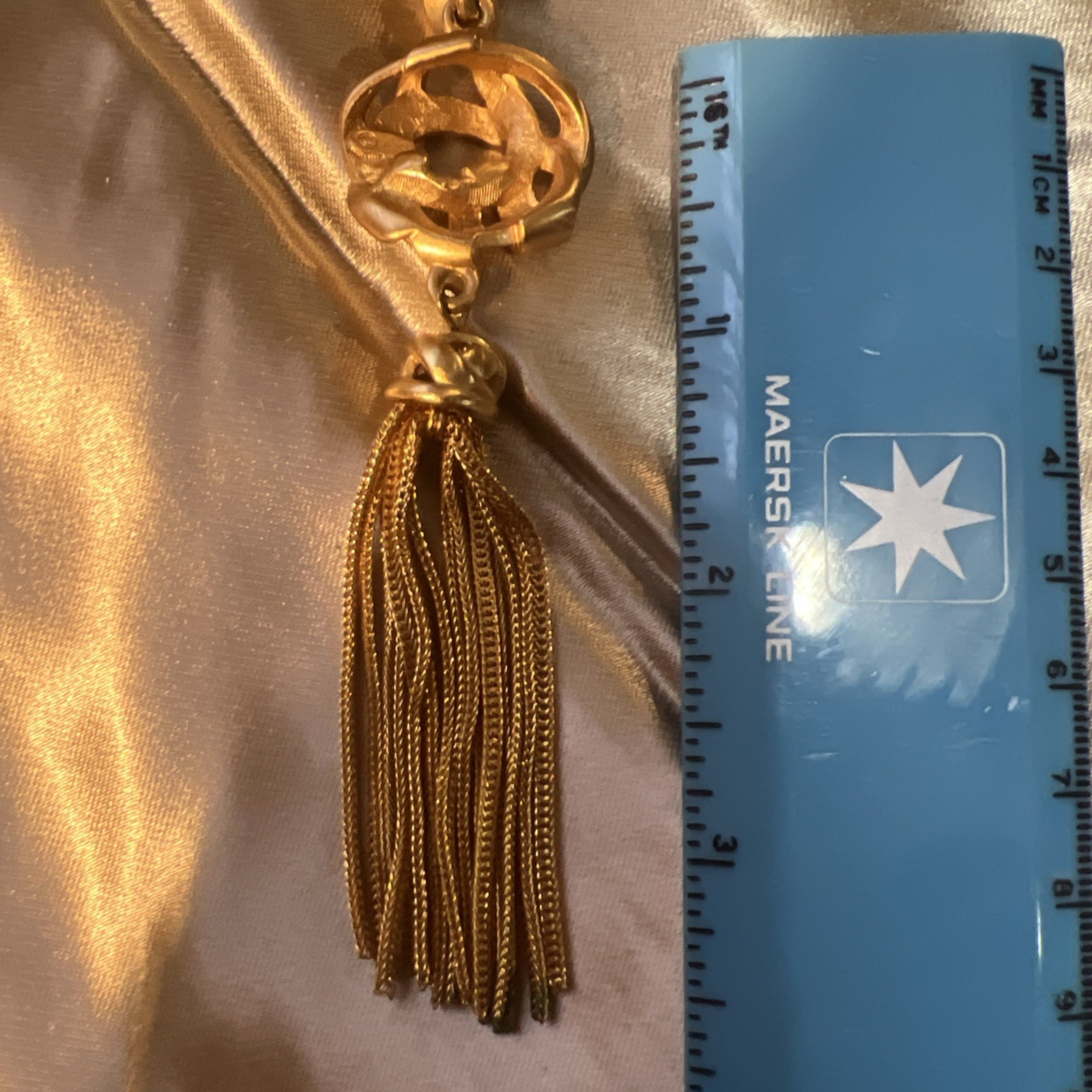 Vtg Designer Anne Klein Brushed Matte Goldtone Chain Necklace Lion Tag Tassel