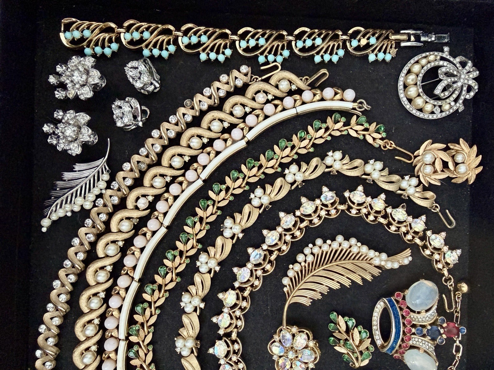 Vintage 100% CROWN TRIFARI Jewelry Lot Missing Stones Minor Repairs 38 Pieces