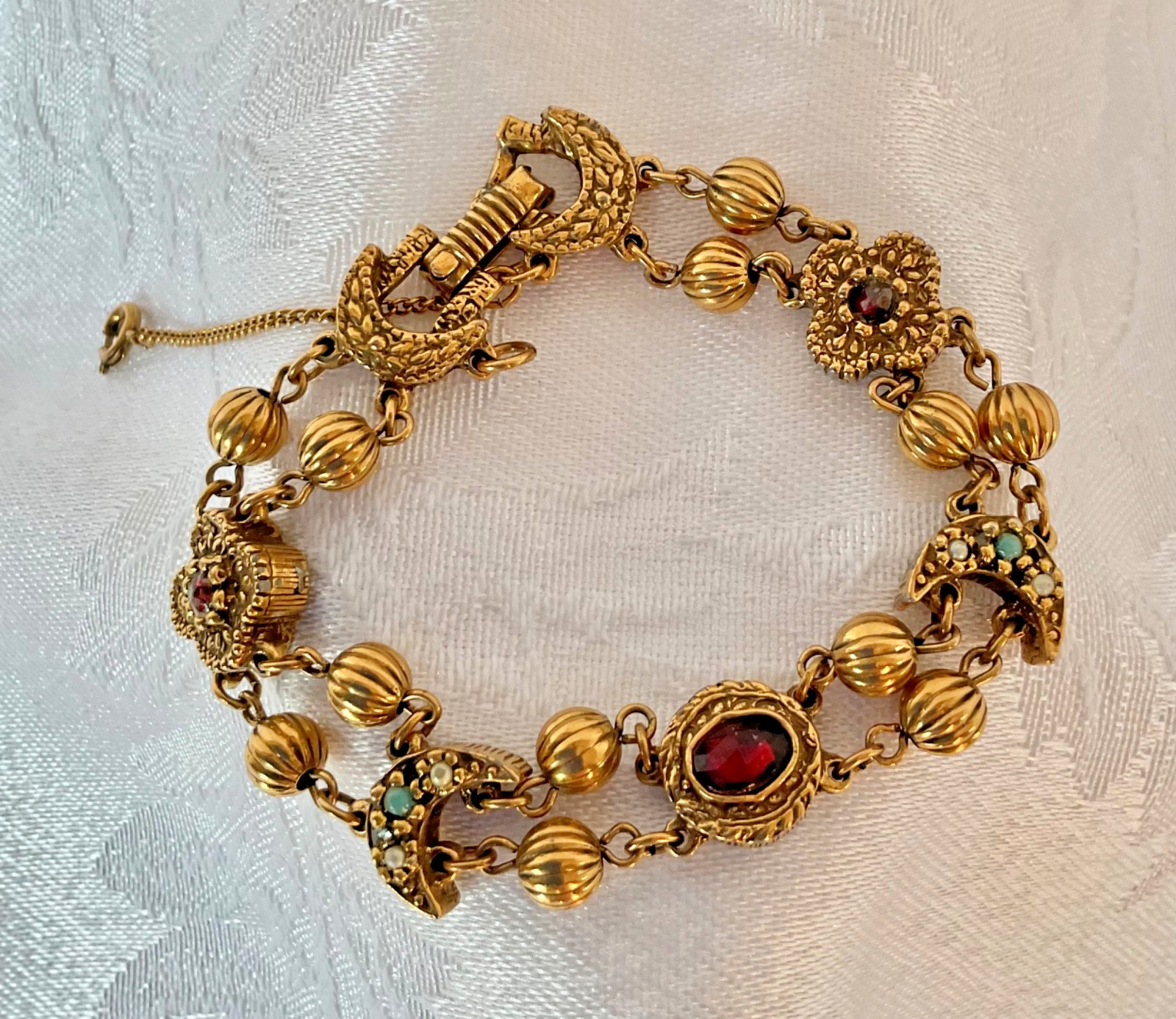 Lot of 6 vintage costume jewelry pieces in red/gold tone shades