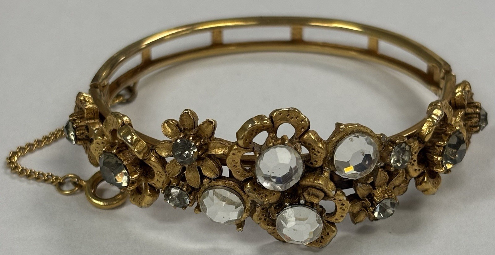 RARE VTG Signed FLORENZA Floral Rhinestone Hinged Bangle Bracelet Gold Tone HTF