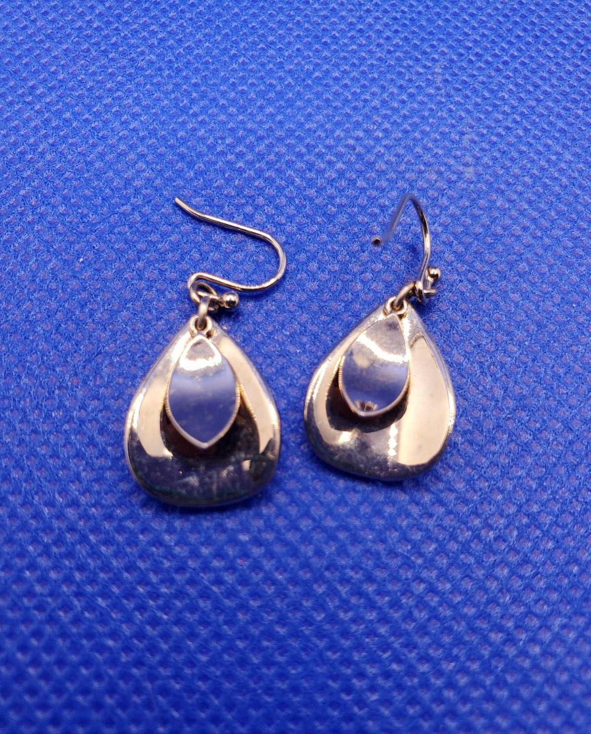 Gorgeous Vintage Signed MONET Silver Tone Layered Teardrop Dangle Earrings