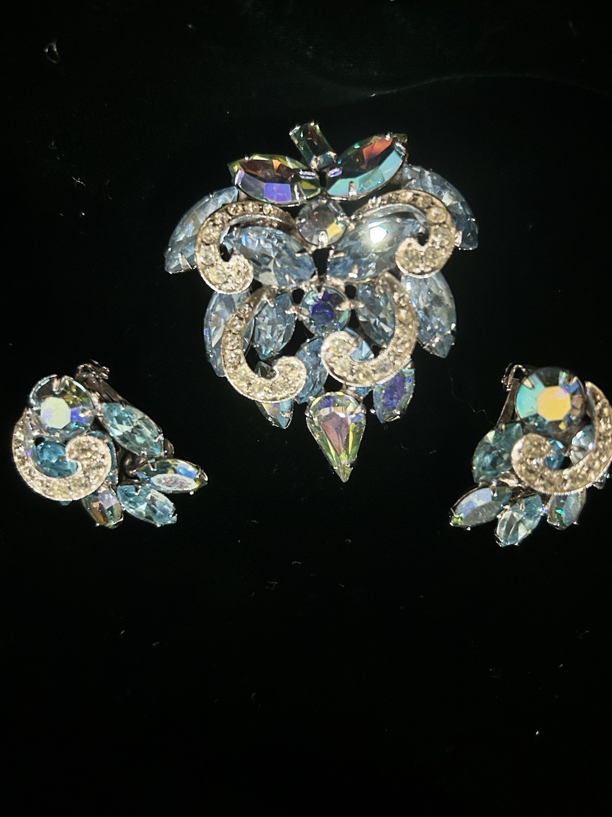 WEISS Blue Aurora Borealis Marquise Rhinestone Brooch Earrings Set Demi-Parure