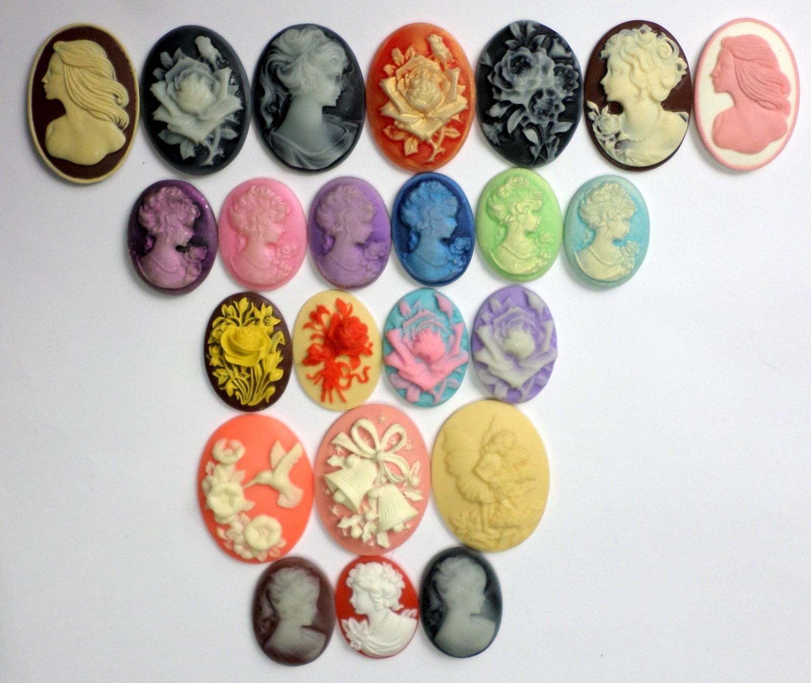 23 of 27-40mm Mixed Lot of Vintage Oval Cameos Cabs, for Pendant Settings Mint