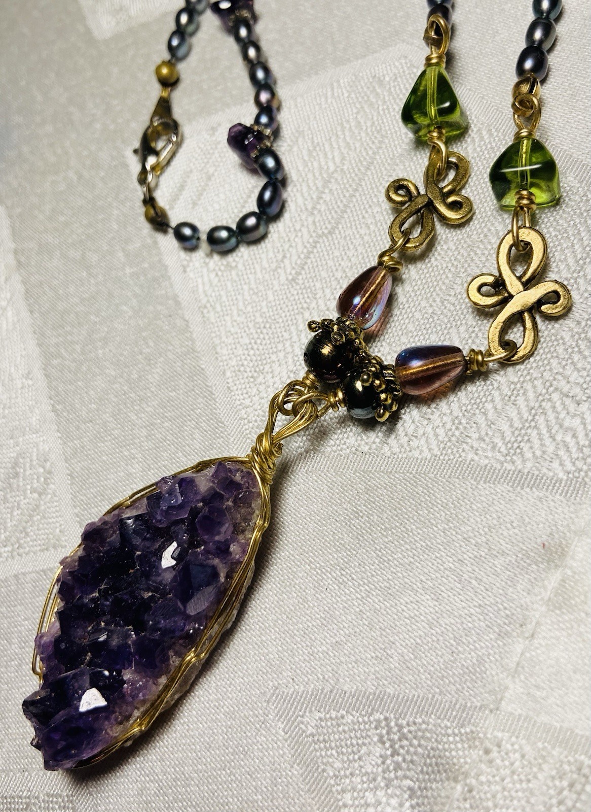 Vintage Amethyst Druzy Pendant Necklace Peacock Pearl Beaded Artisan Boho 18”