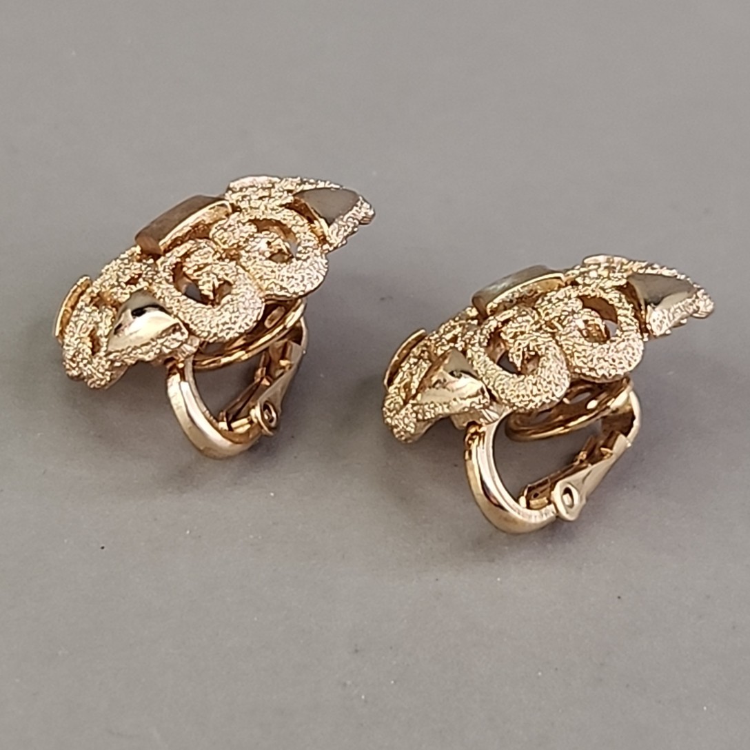Vintage Avon Clip On Earrings Gold Tone Round Filigree .75″