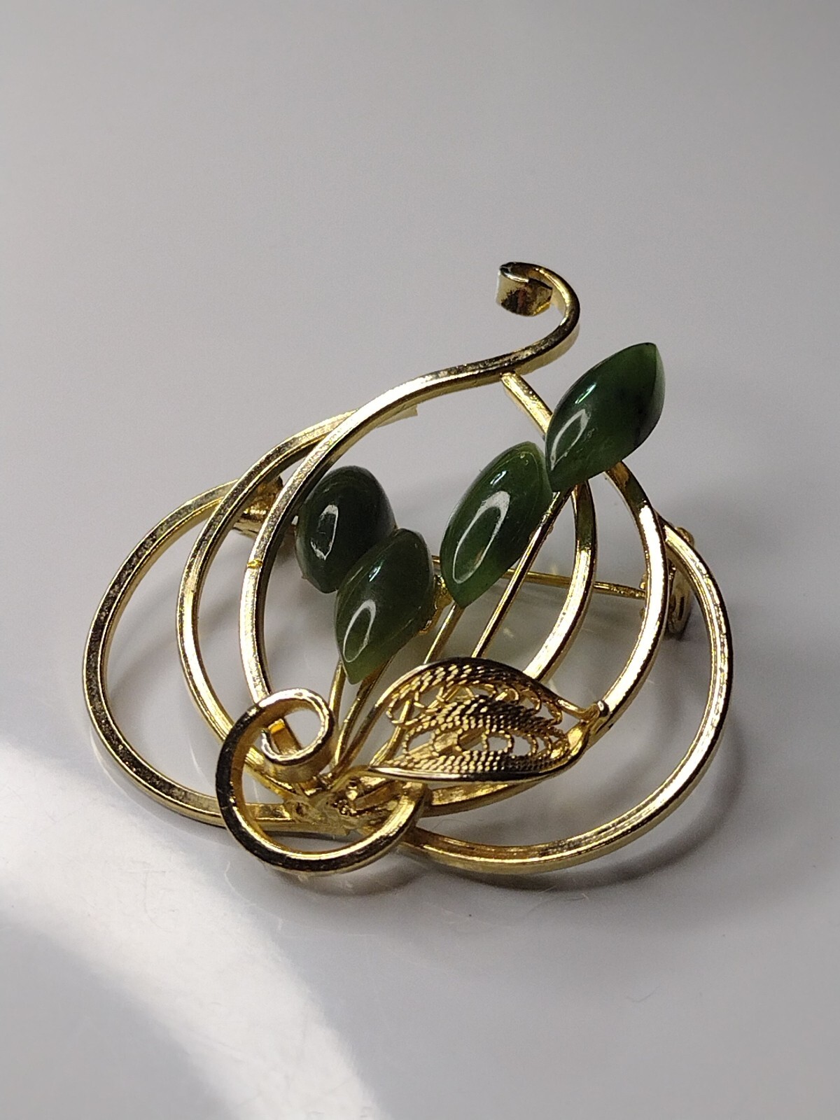 Vintage Brooch Gold Tone Floral Leaf Bouquet Jade Cabochon Stones Filigree Style