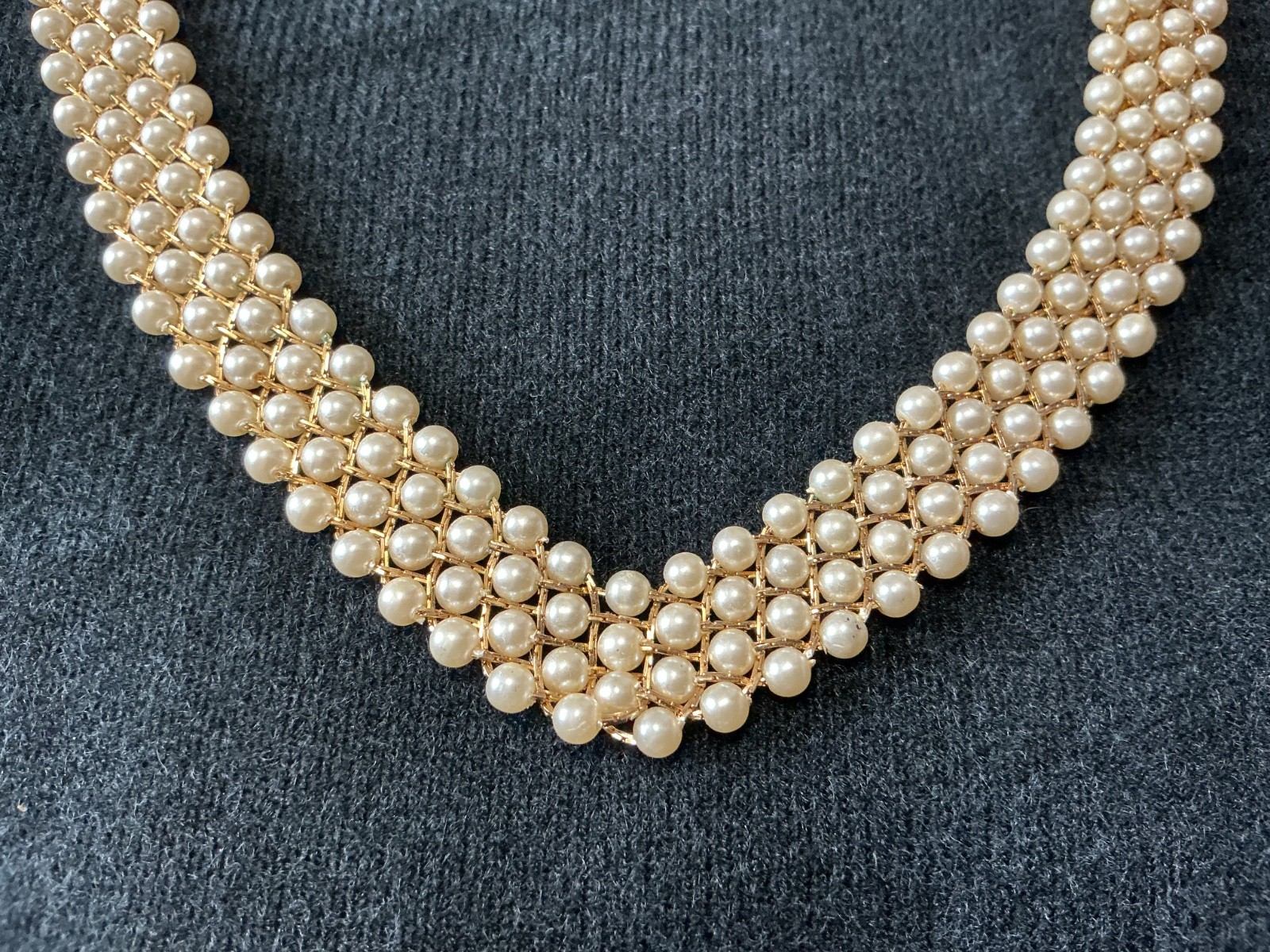 BEAUTIFUL VINTAGE NAPIER GOLD & FAUX PEARL BEADED 18” NECKLACE 6-17