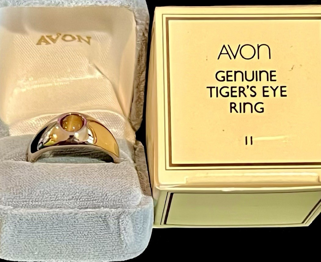1982 GENUINE TIGER’S EYE 18KT HGE RING Size 11 Vintage Avon Signet Brand New NOS