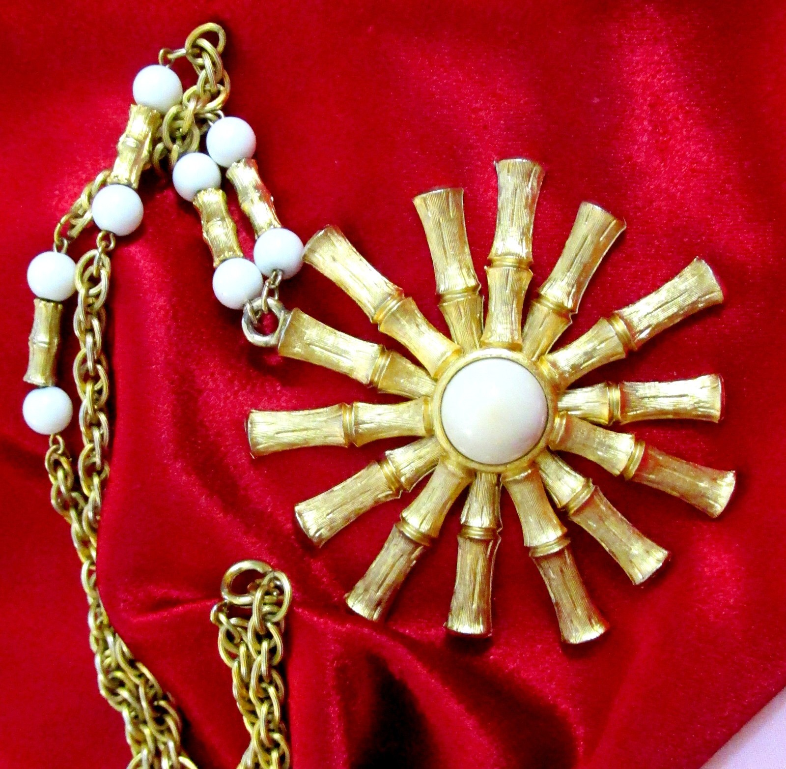 VTG RUNWAY NAPIER BOOK PC GP BAMBOO SUNBURST PENDANT NECKLACE WHITE BEAD FUJIO