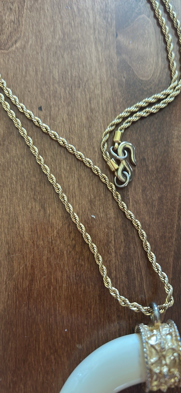 KJL Kenneth Jay Lane Faux Ivory Tusk on Gold Tone Chain Necklace Costume