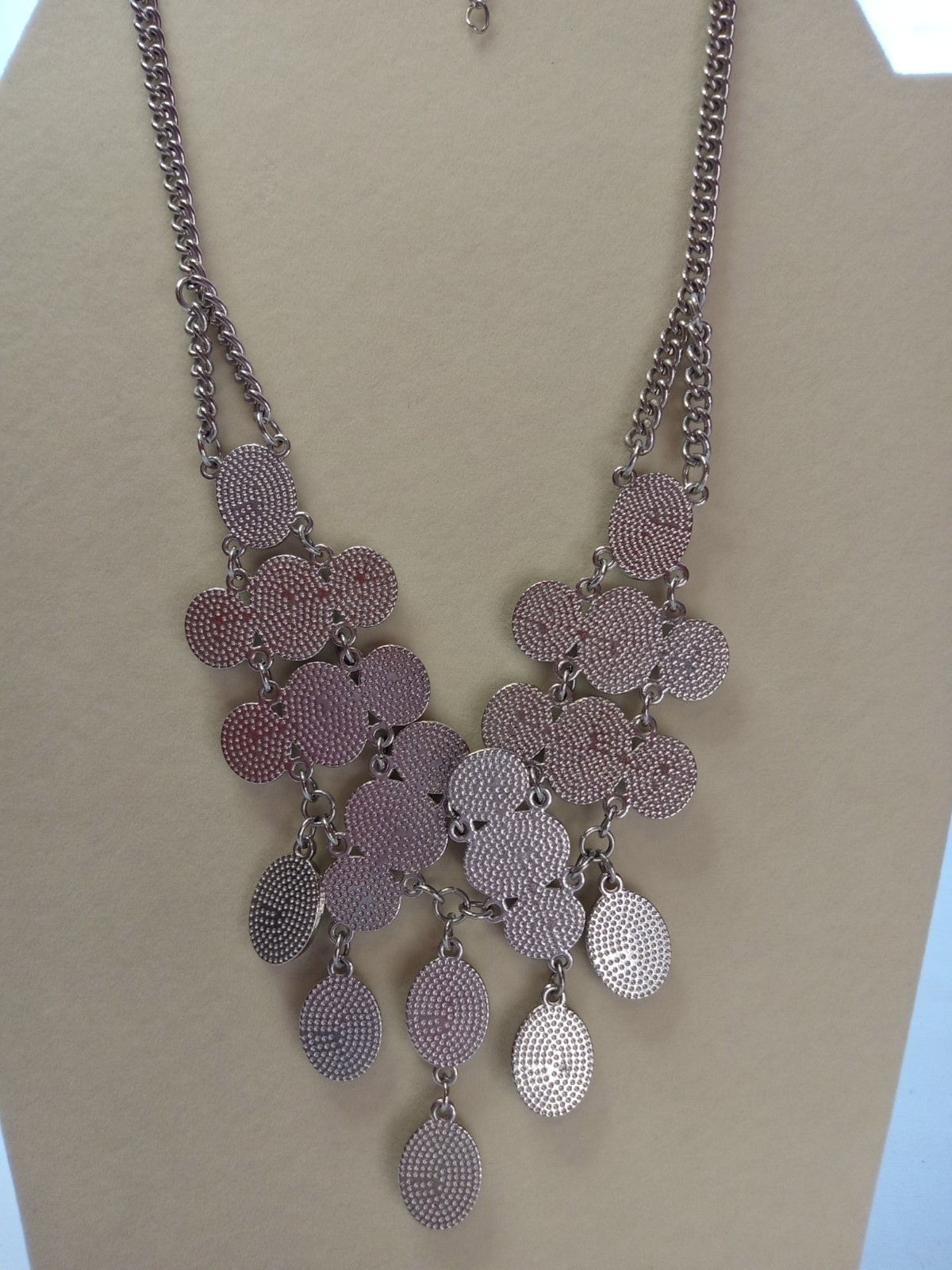 Style: Statement bib necklace / drop fringe collar necklace