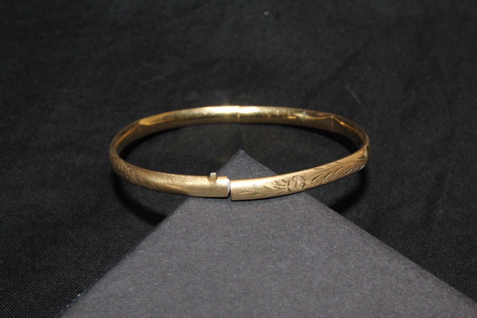 Vintage 12K Gold Filled Hinged Bangle Bracelet Etched Floral Design 4.3g